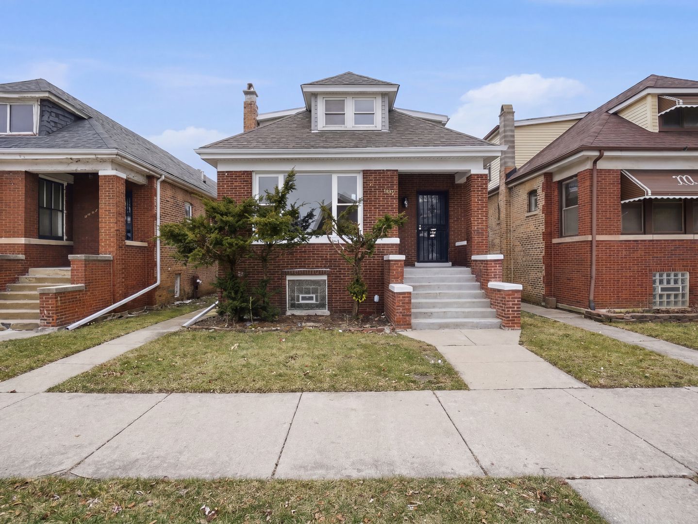 8011 S Dante Avenue — Chicago, IL 60619