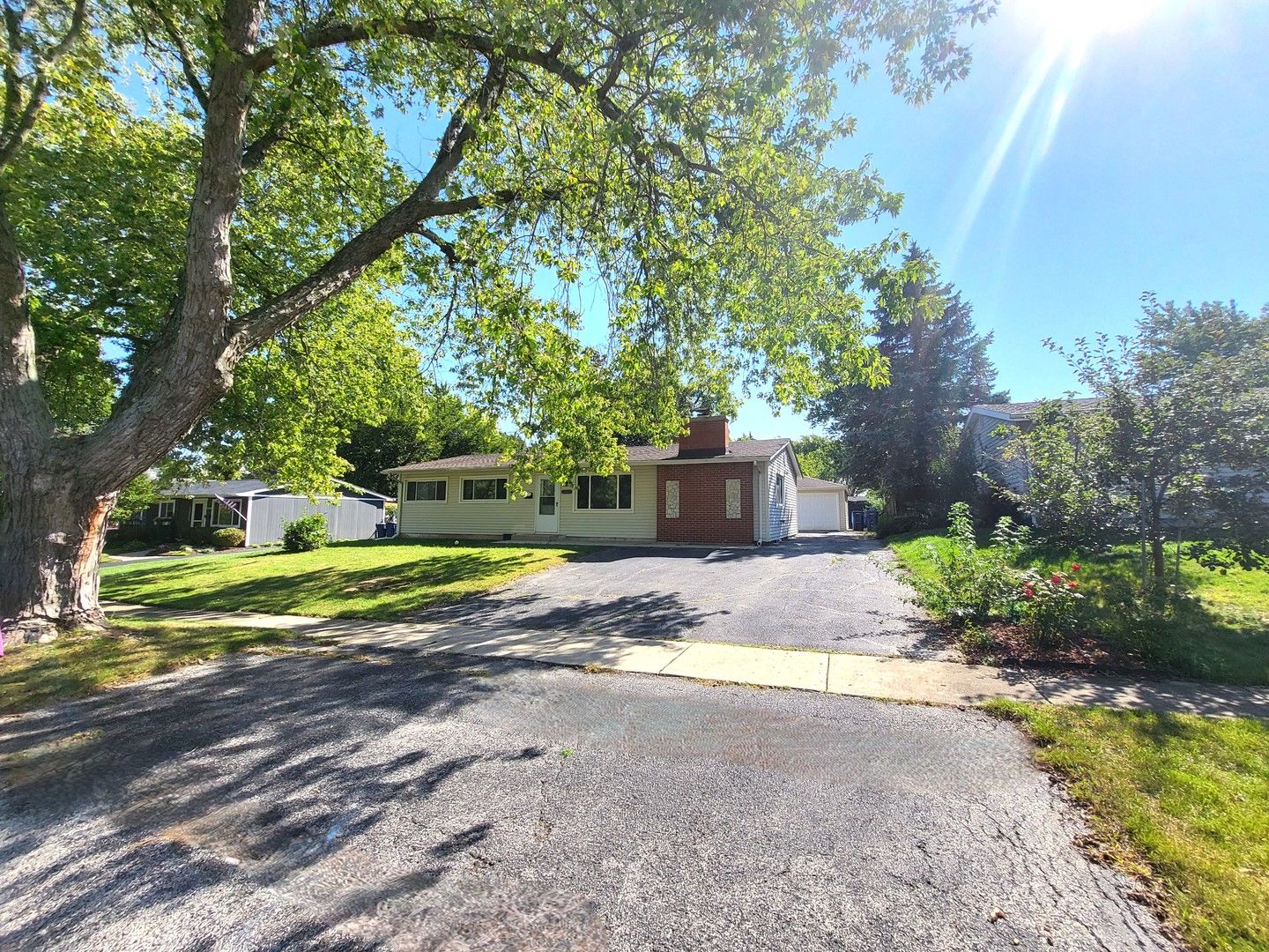 18455 W Meadow Lane — Gurnee, IL 60031