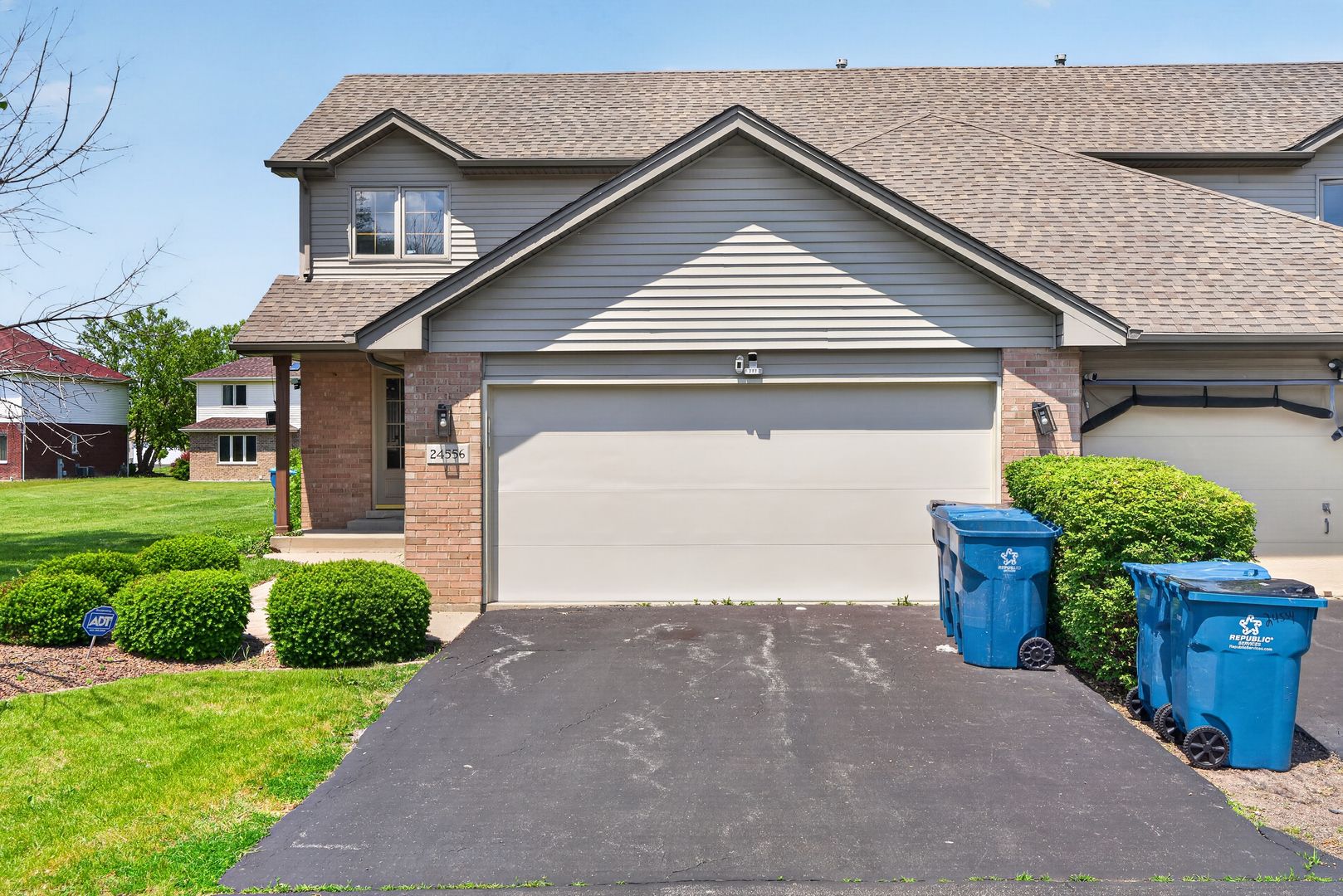 24556 S Independence Boulevard — Crete, IL 60417