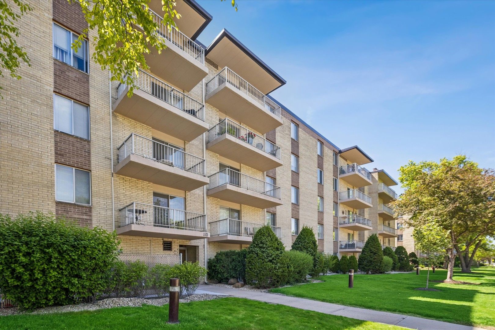 110 W Butterfield Road #510S — Elmhurst, IL 60126