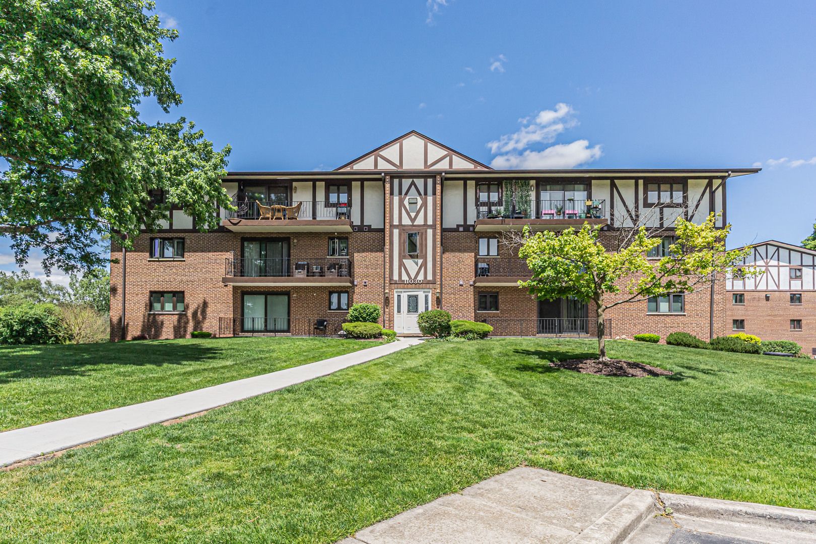 11030 S Theresa Circle #3A — Palos Hills, IL 60465