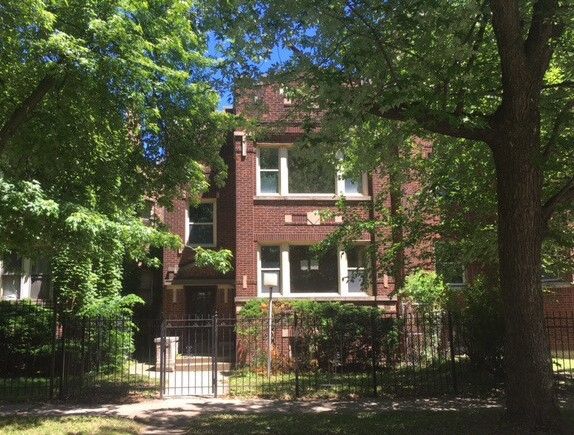 7819 S Bennett Avenue — Chicago, IL 60649
