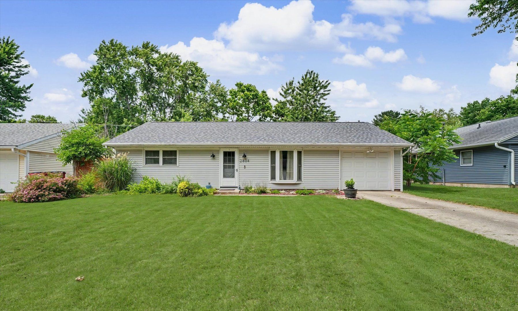 2804 W Daniel Street — Champaign, IL 61821