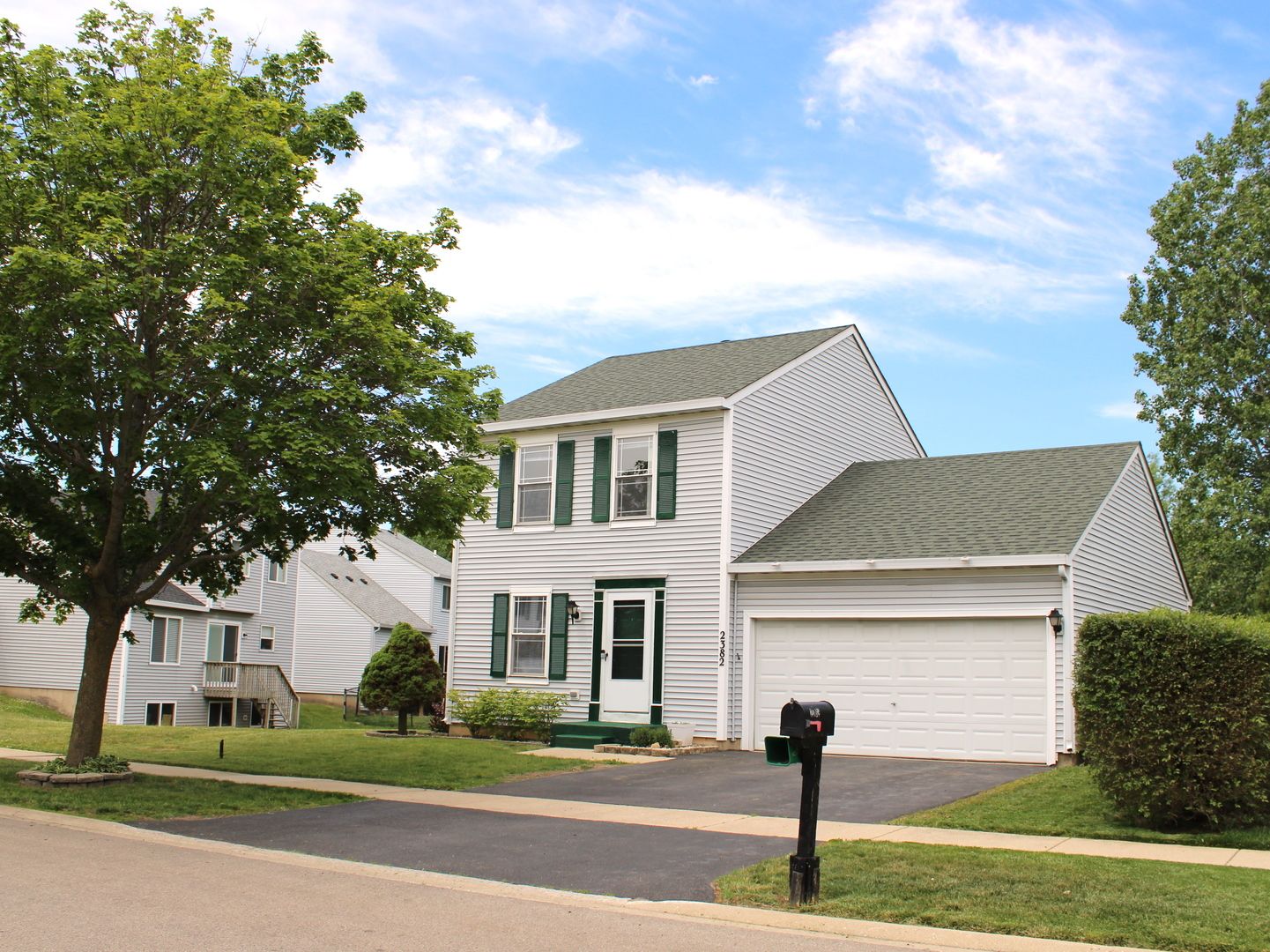 2382 N QUAKER HOLLOW Lane — Round Lake Beach, IL 60073