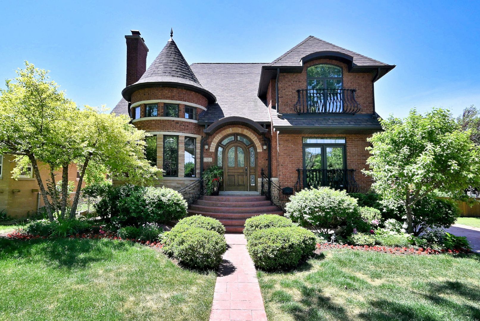 1321 Glenlake Avenue — Park Ridge, IL 60068