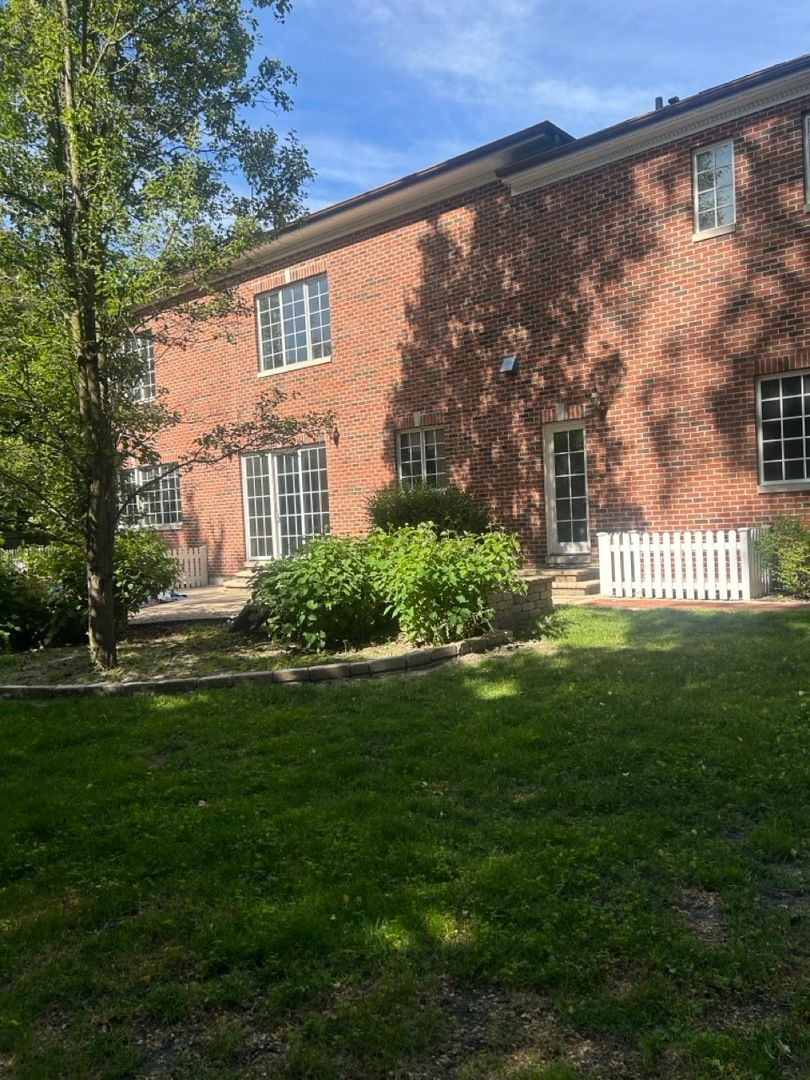 73 Locust Road — Winnetka, IL 60093