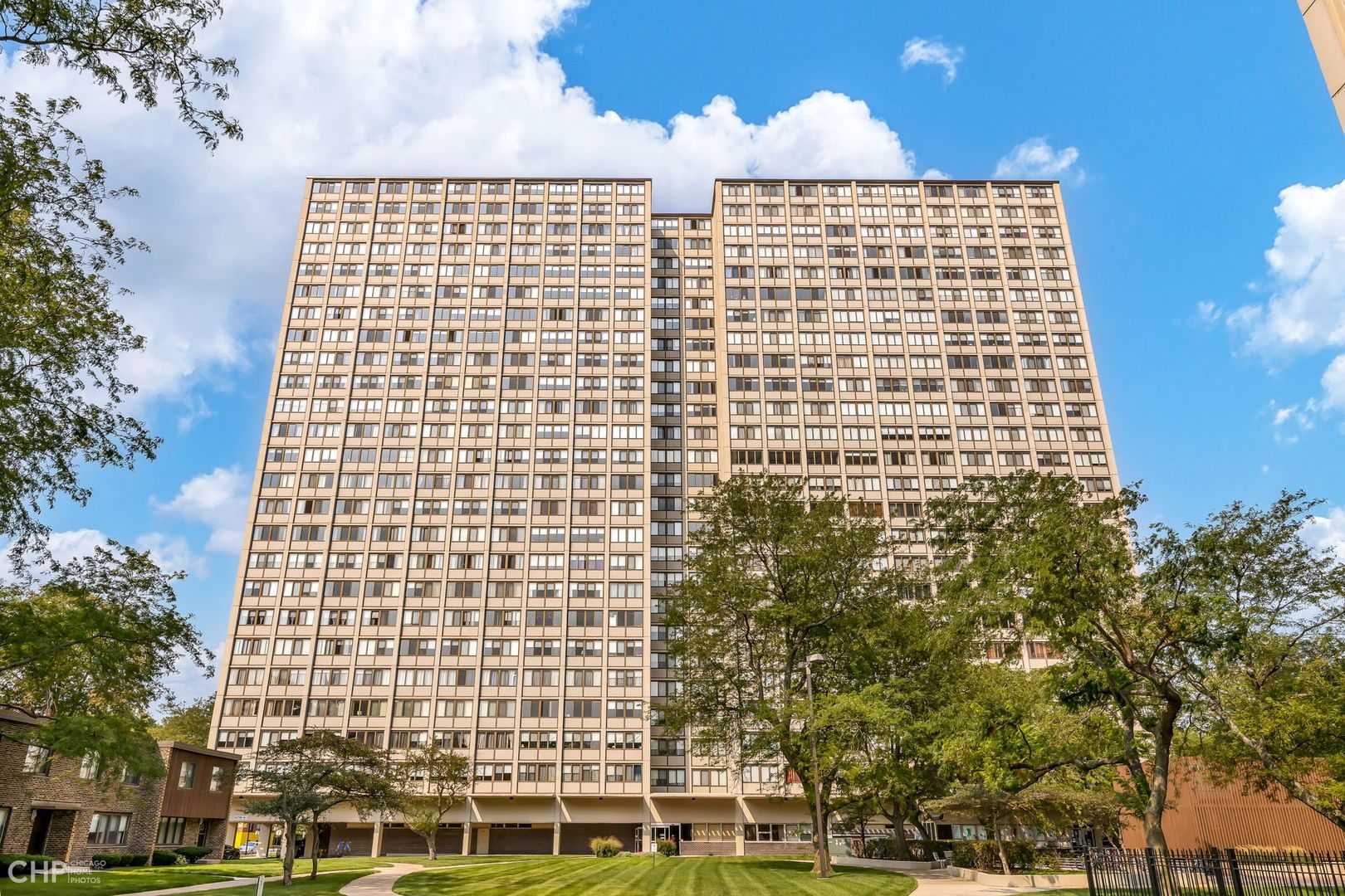 4850 S Lake Park Avenue #1009B — Chicago, IL 60615