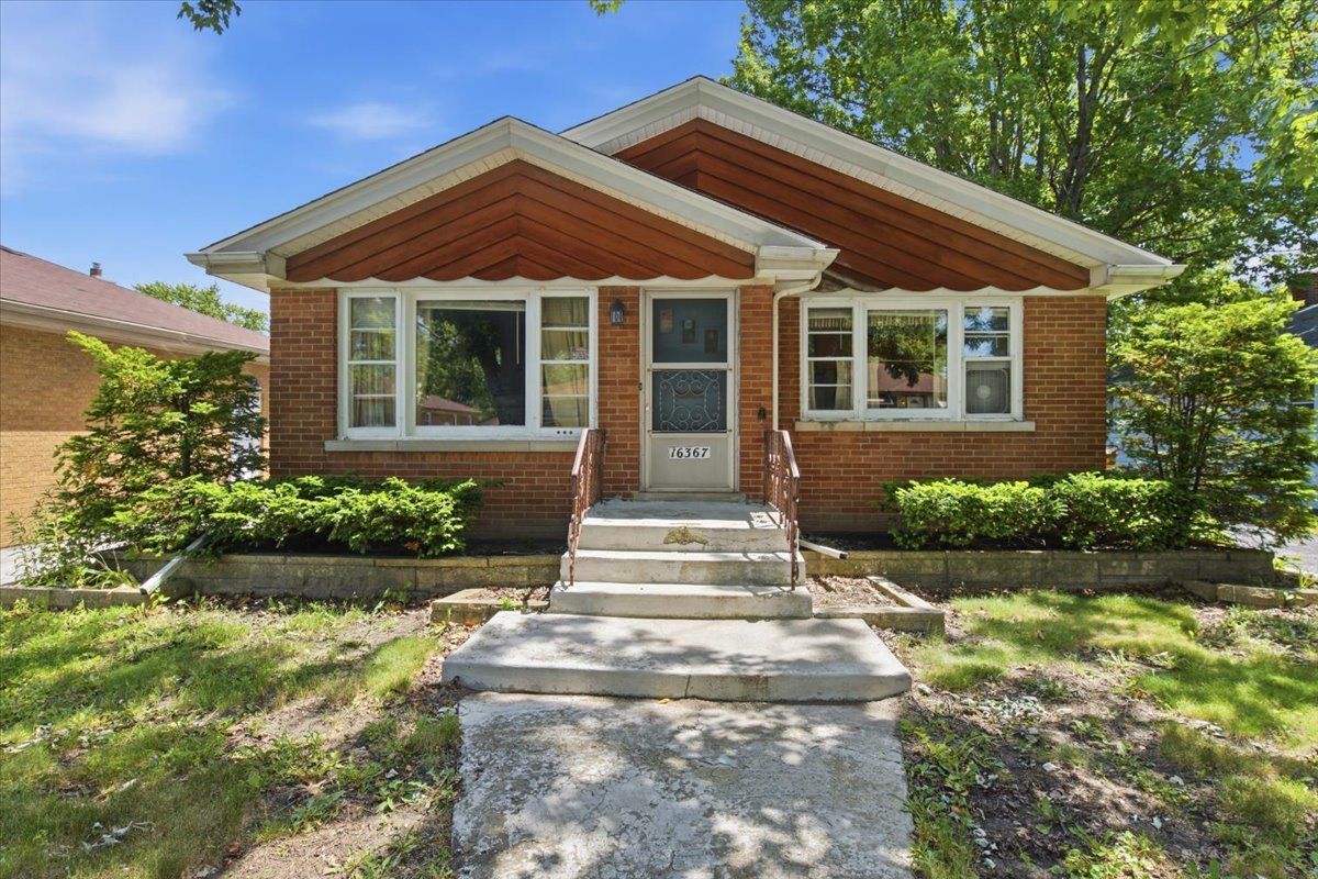 16367 Evans Avenue — South Holland, IL 60473