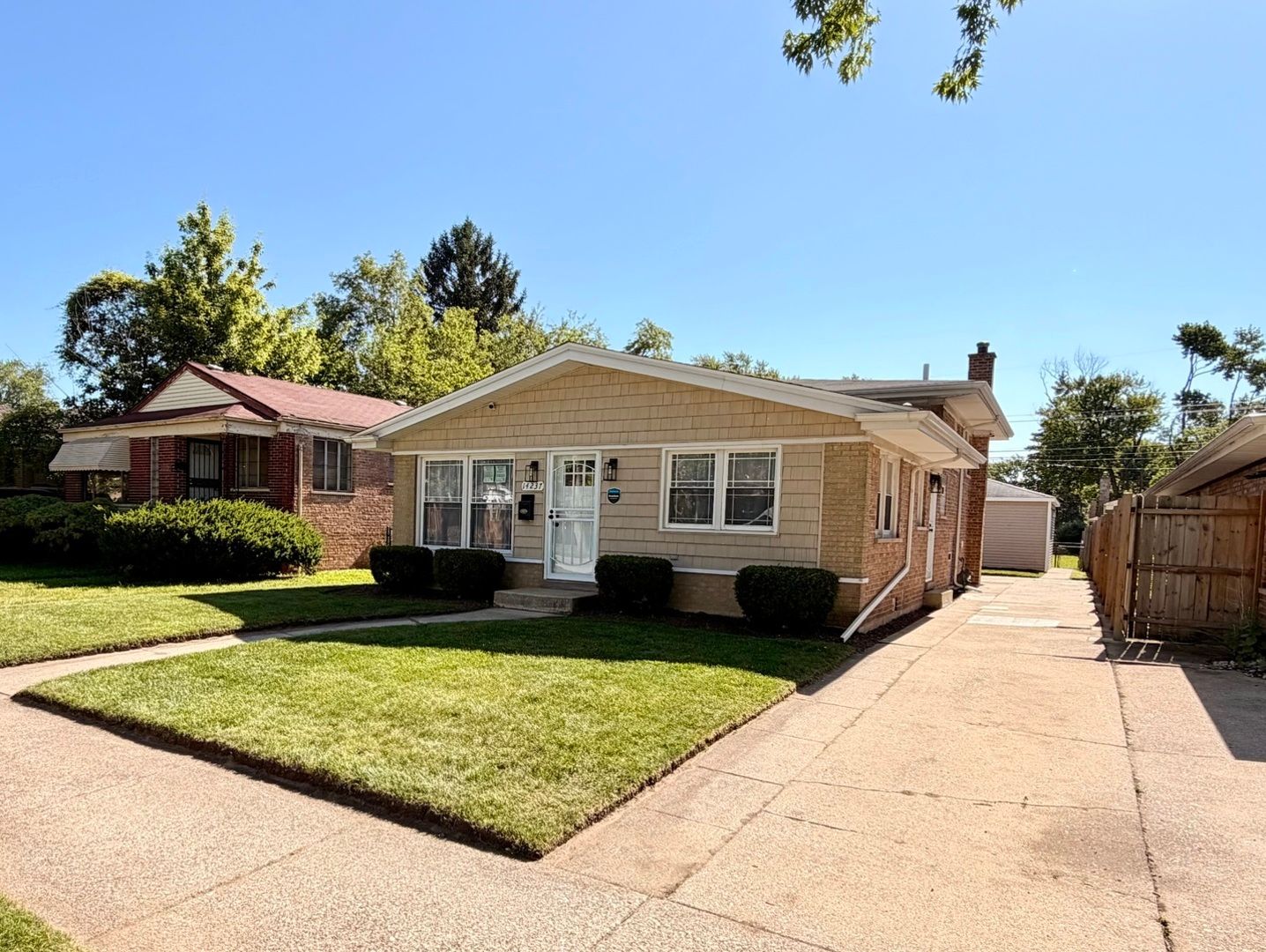 14237 Minerva Avenue — Dolton, IL 60419