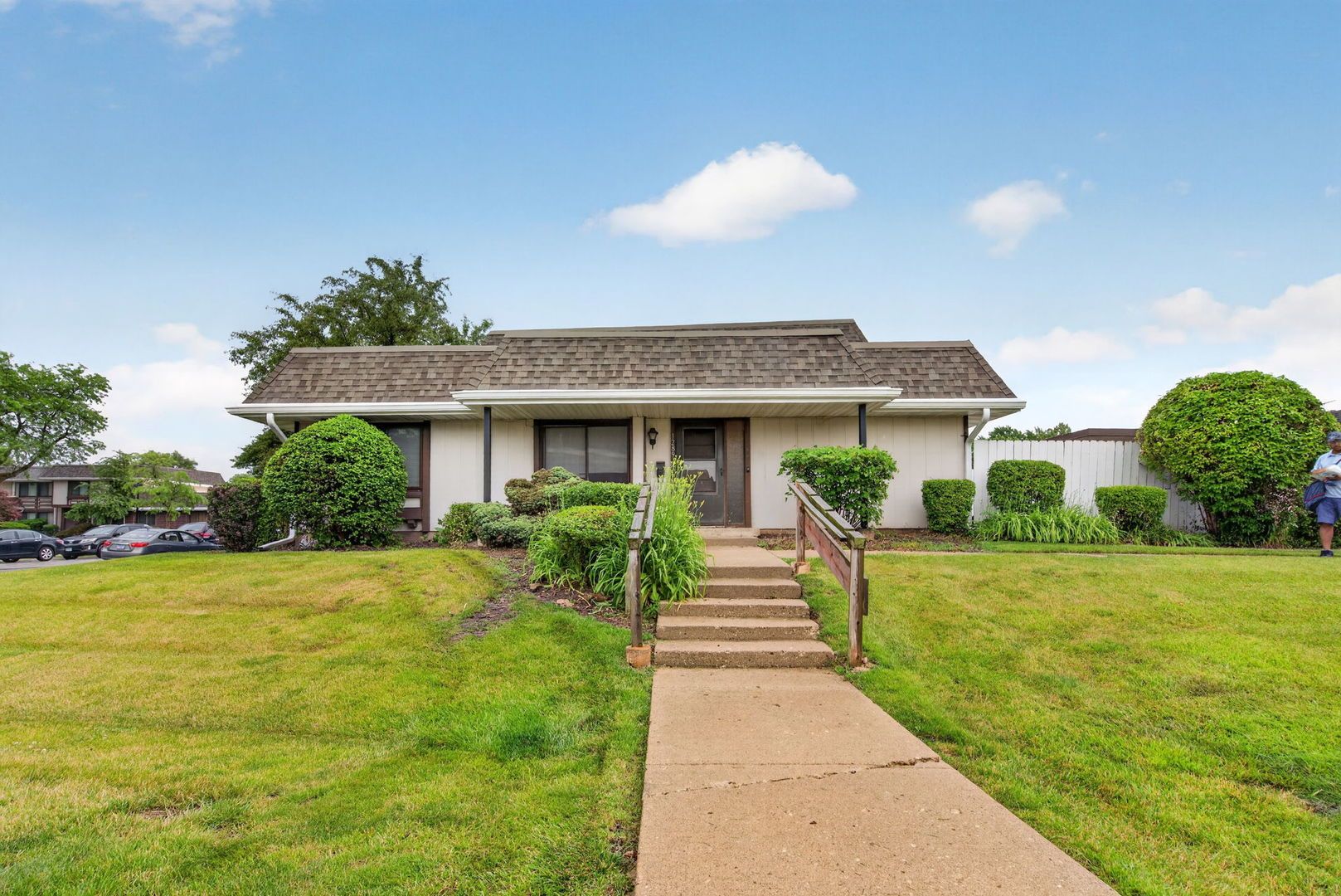 1289 Court E Court — Hanover Park, IL 60133