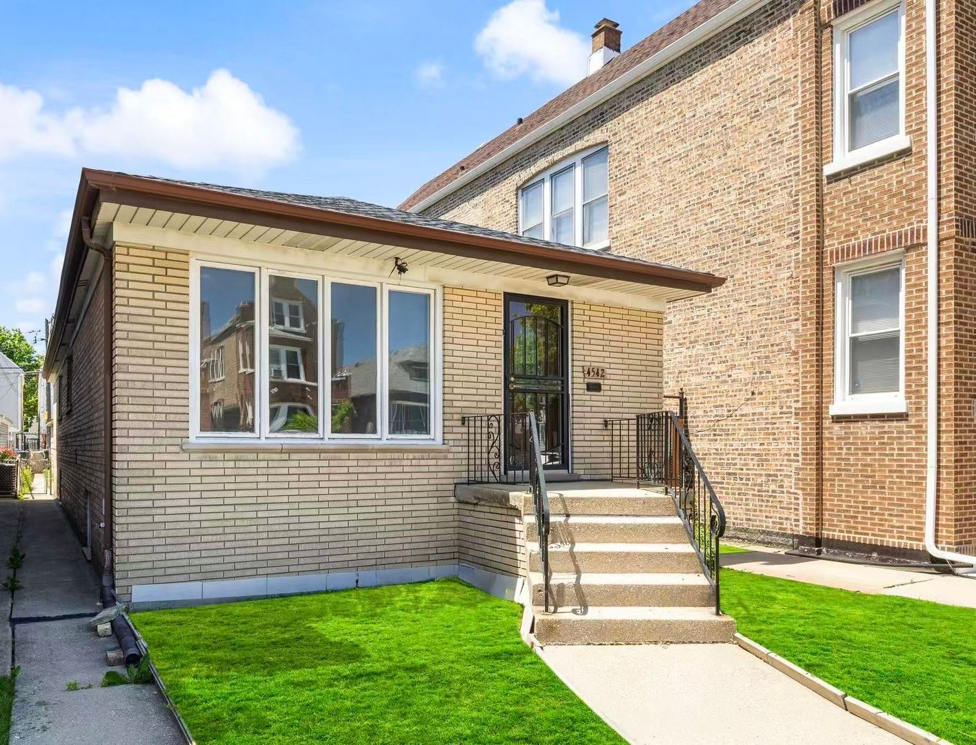 4542 S Mozart Street — Chicago, IL 60632