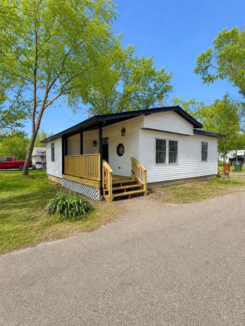 110 N Robert Drive — Godley, IL 60407