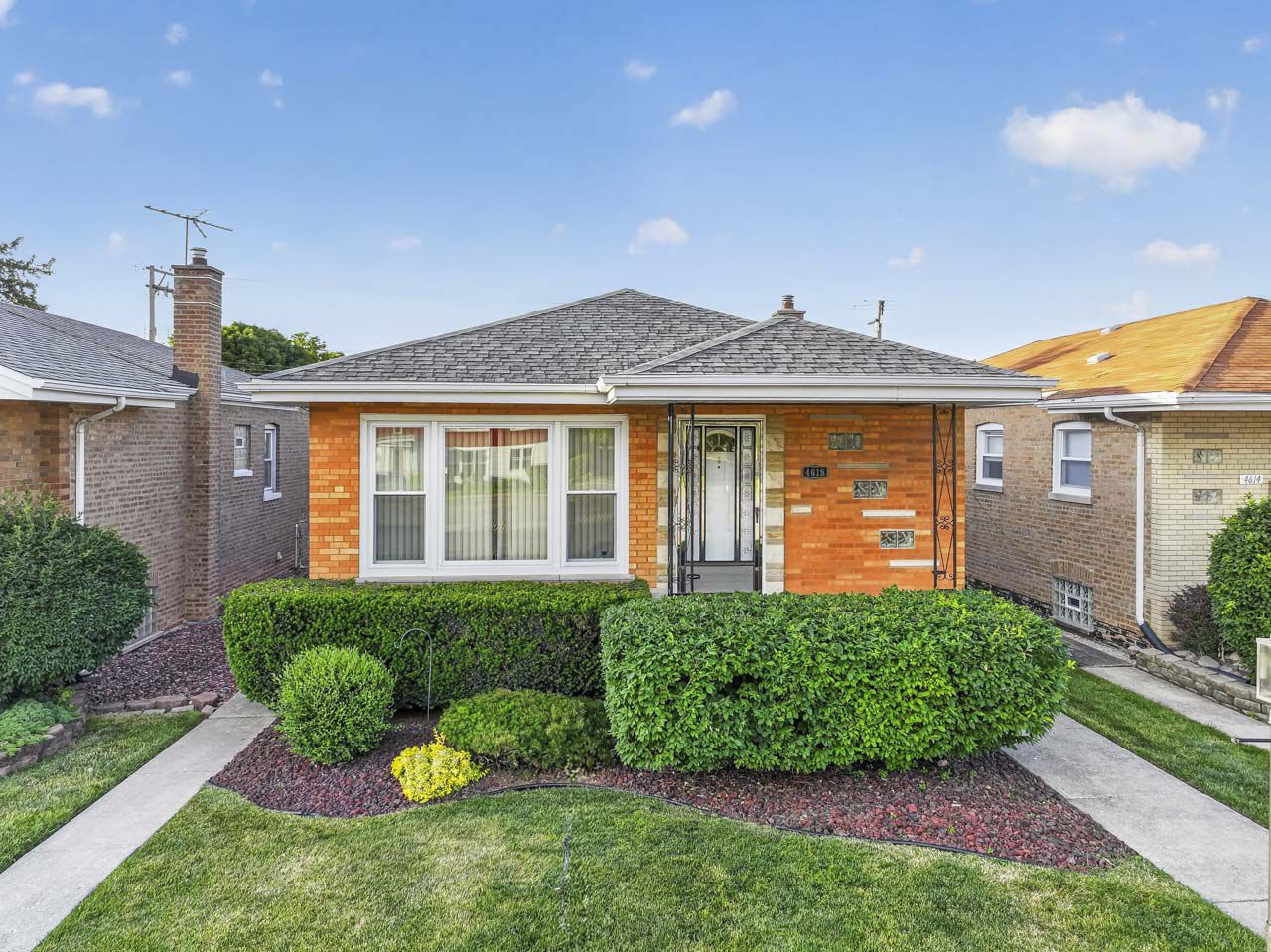 4618 W 87th Street — Chicago, IL 60652