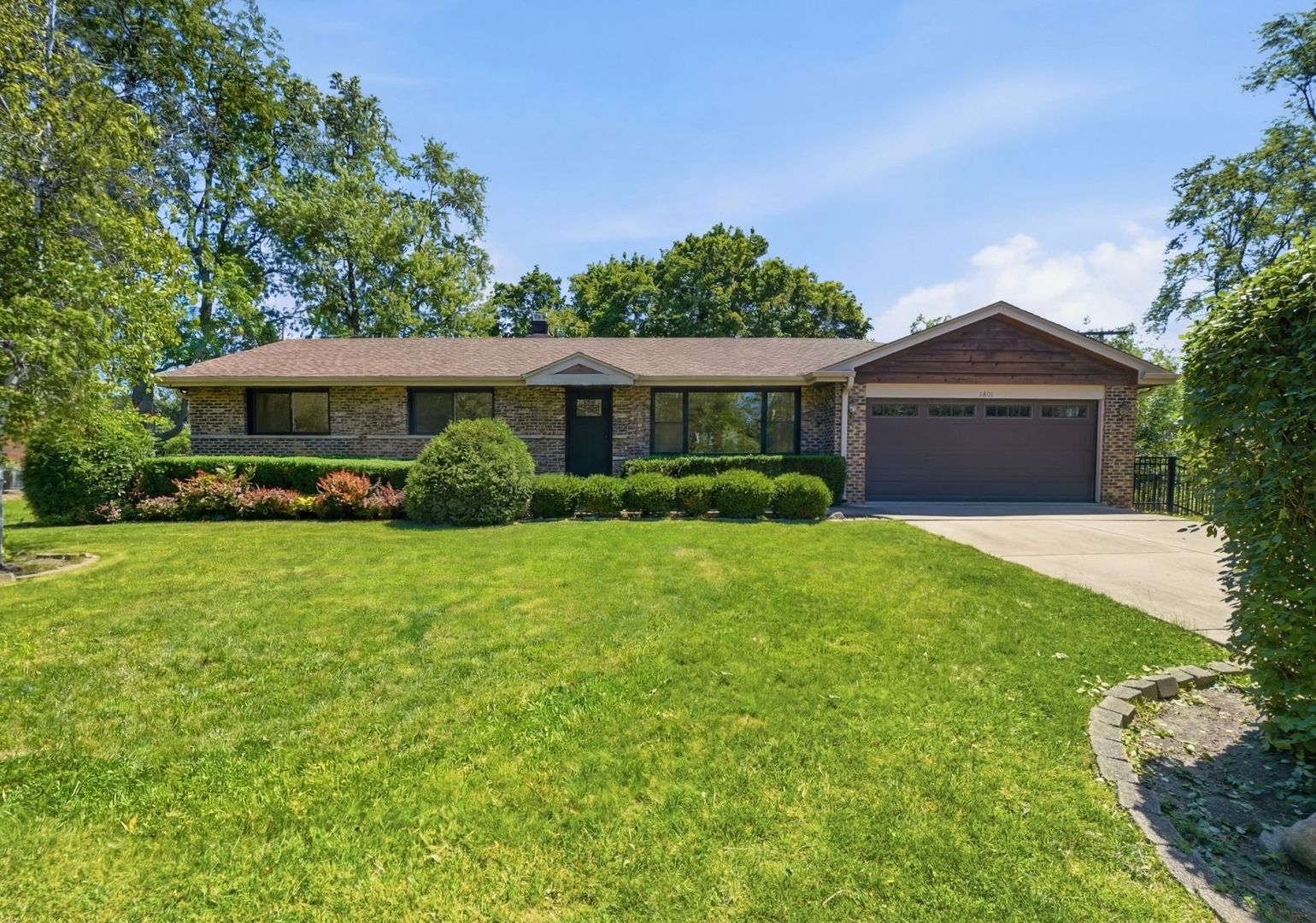 1801 N Iris Drive — Palatine, IL 60074