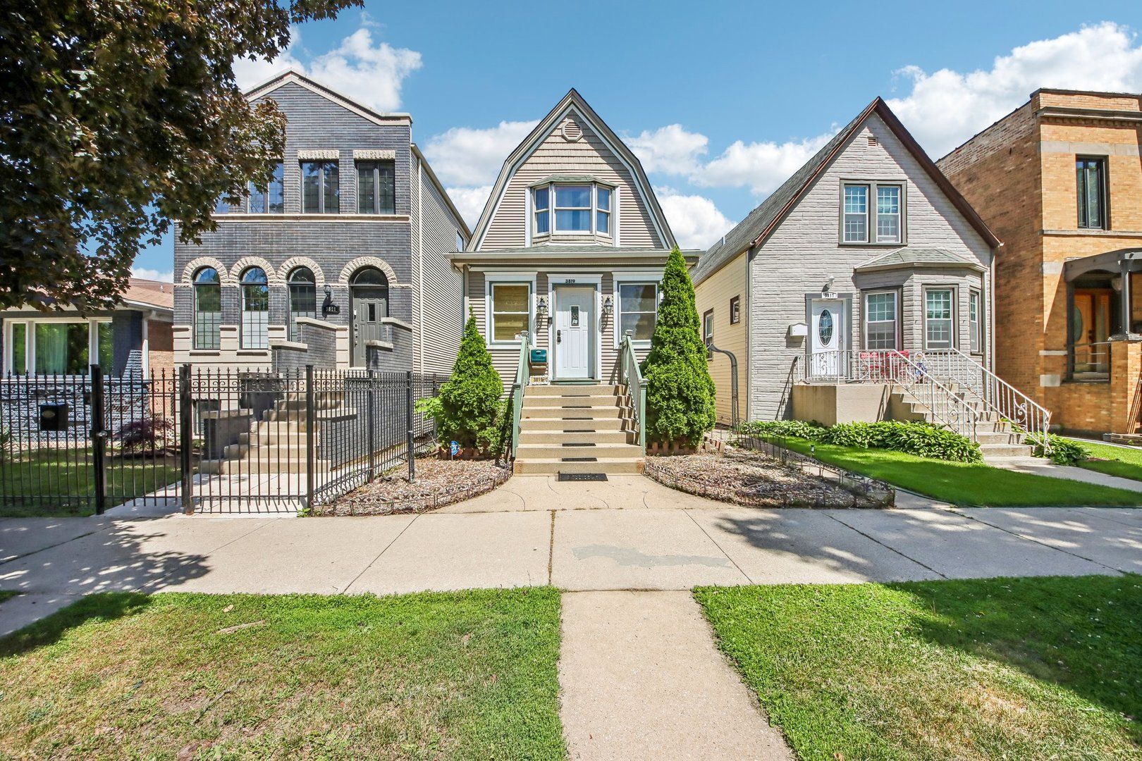 3819 N Kilpatrick Avenue — Chicago, IL 60641