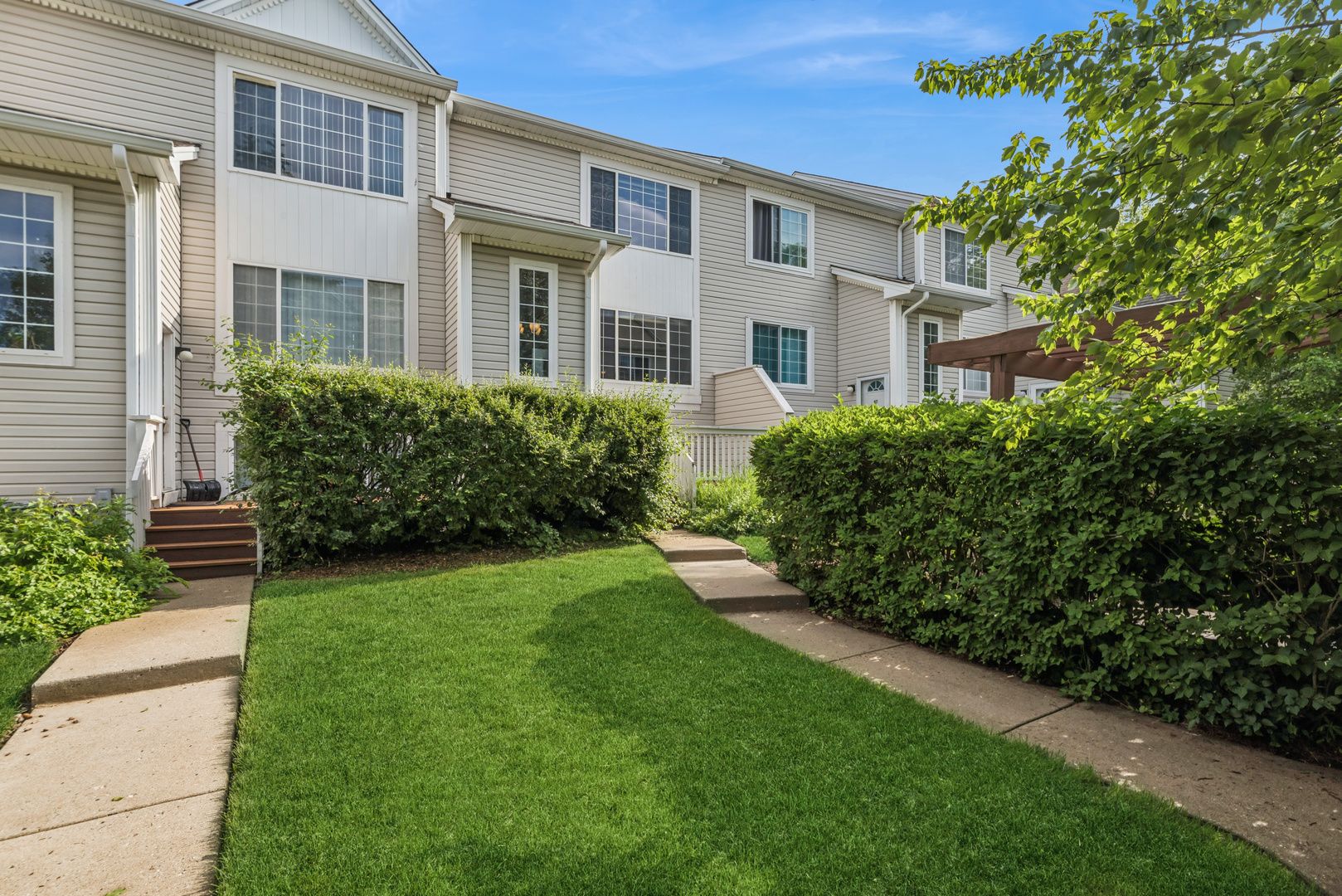 49 S Treehouse Lane #49 — Round Lake, IL 60073