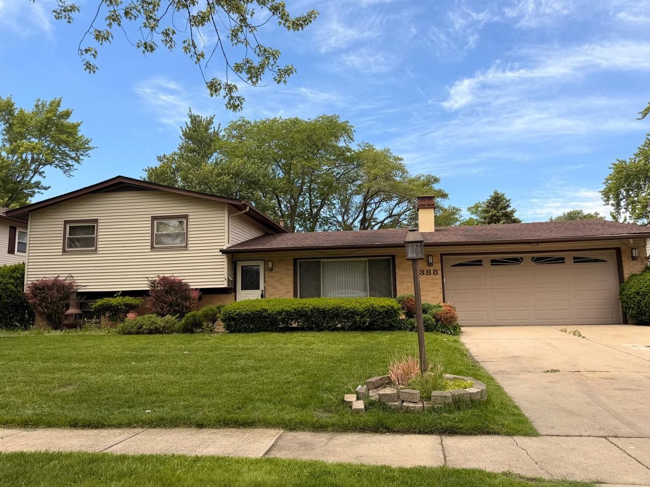 7388 Coventry Lane — Hanover Park, IL 60133