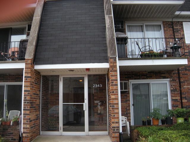 2343 Ogden Avenue #11 — Downers Grove, IL 60515