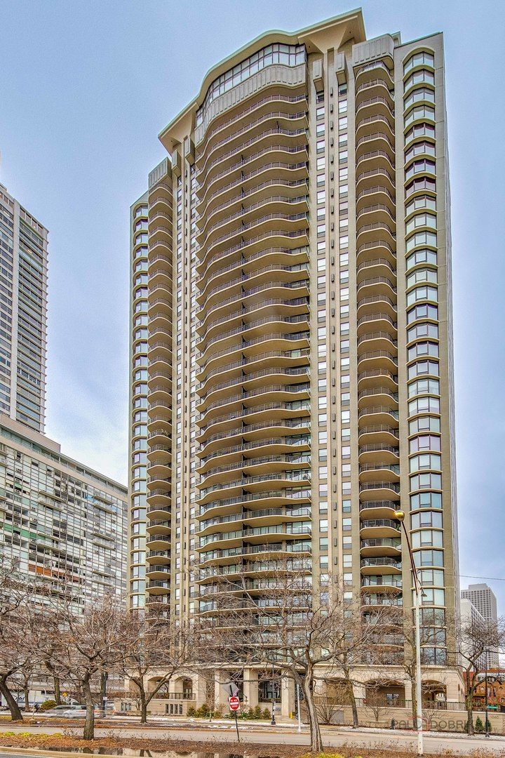 1040 N LAKE SHORE Drive #12B — Chicago, IL 60611