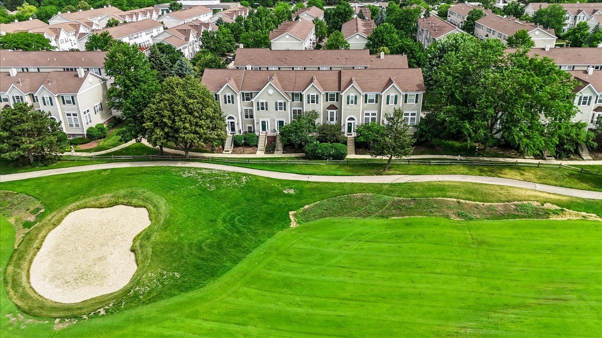2428 Courtyard Circle #3 — Aurora, IL 60506