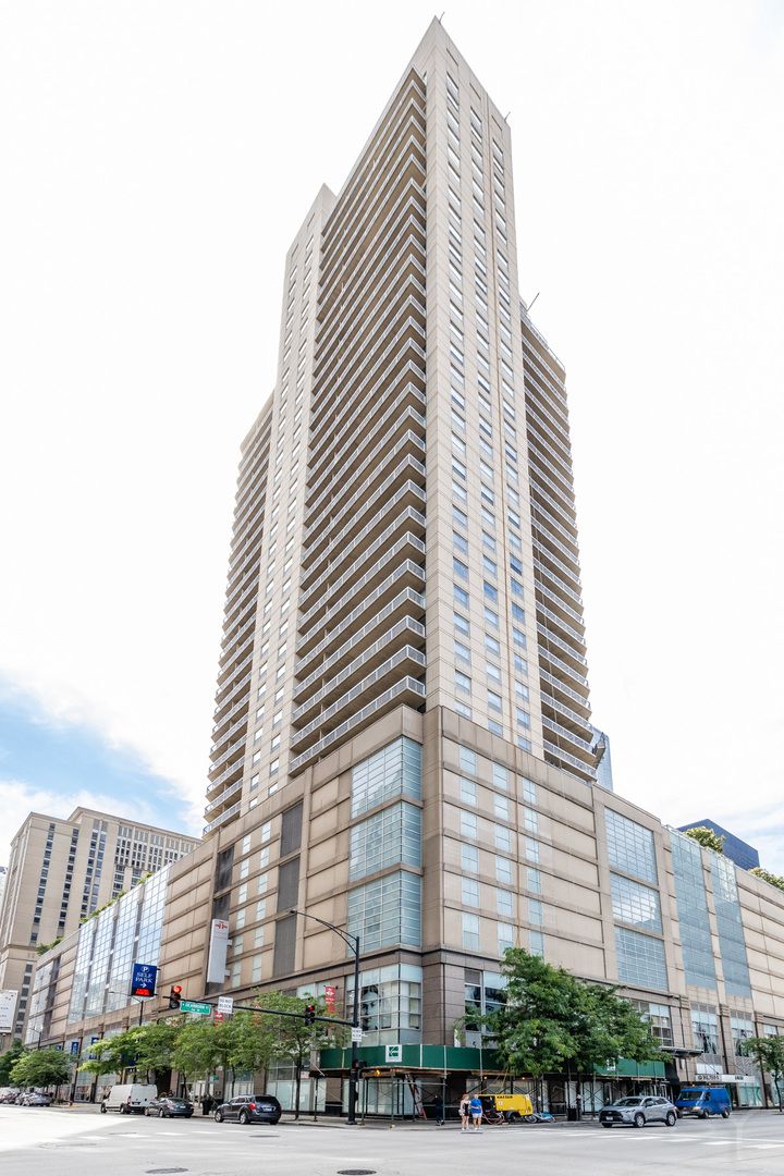 545 N Dearborn Street #W1409 — Chicago, IL 60654