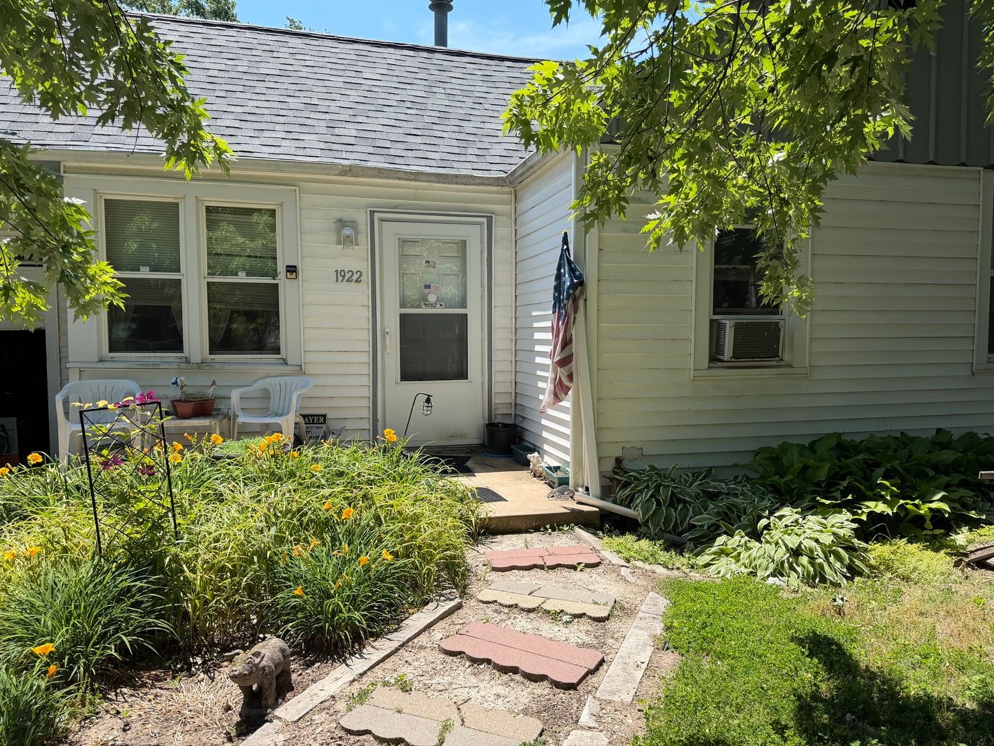 1922 W Richwoods Boulevard — Peoria, IL 61604