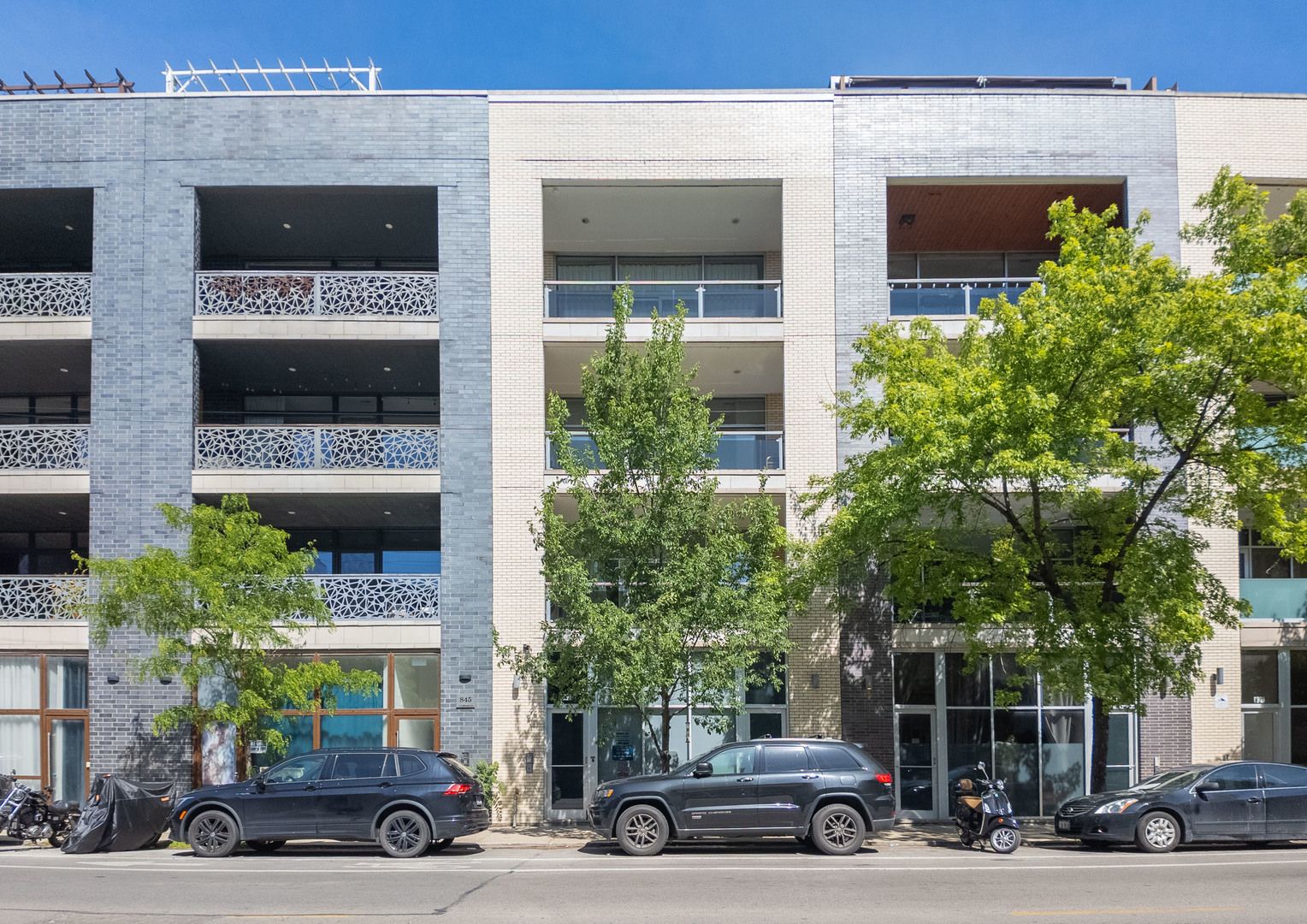 843 N California Avenue #3 — Chicago, IL 60622