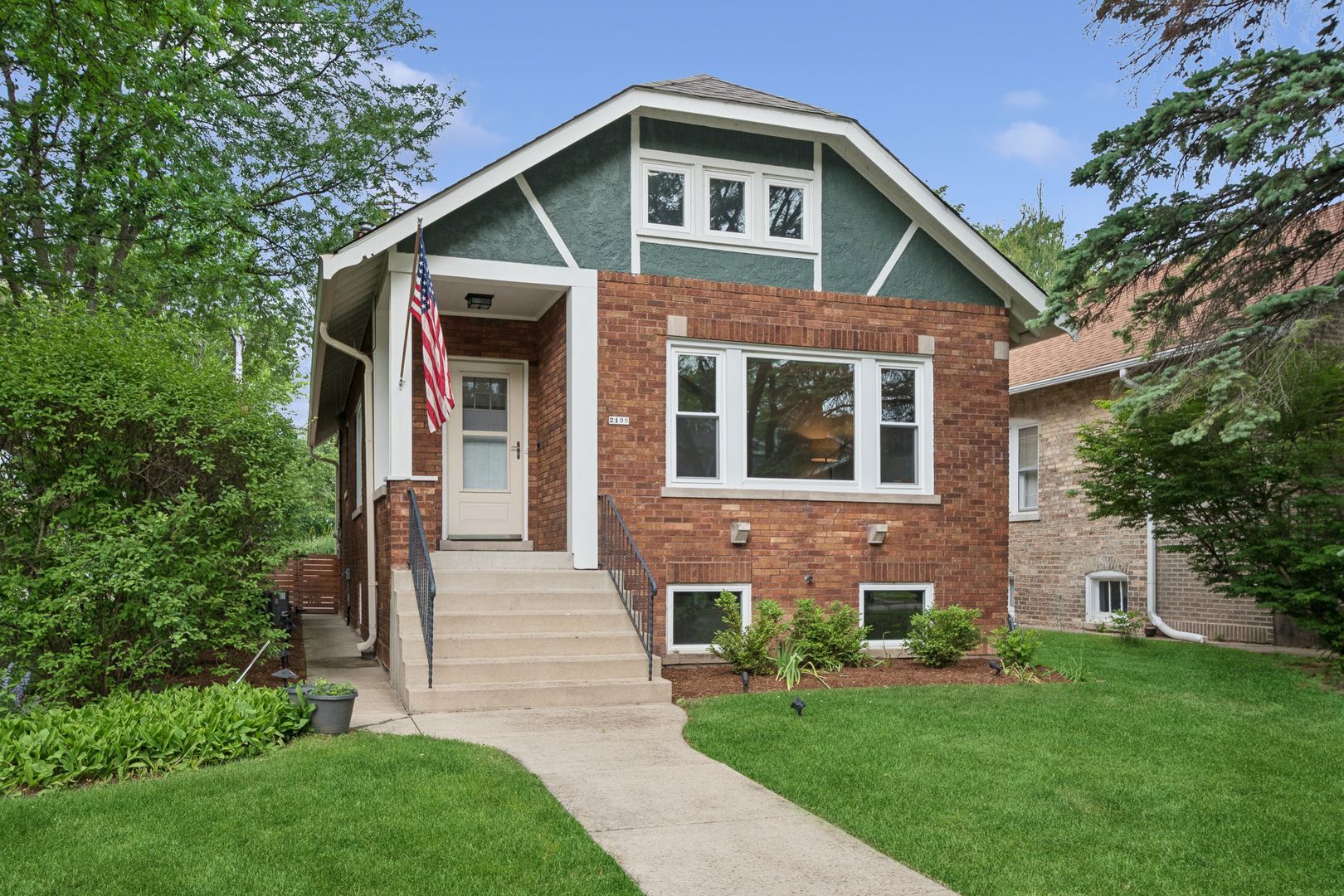 2100 Forestview Road — Evanston, IL 60201
