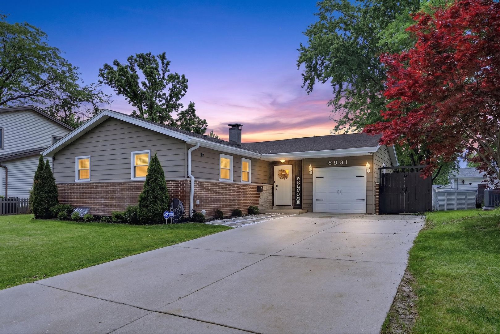 8931 Sandra Lane — Hickory Hills, IL 60457