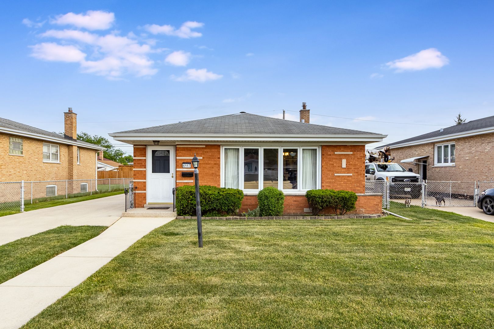 6117 W 80th Street W — Burbank, IL 60459