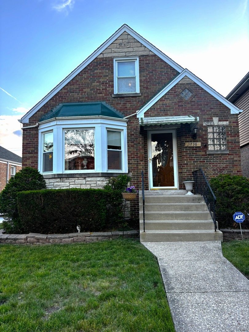 1738 N 75th Avenue — Elmwood Park, IL 60707