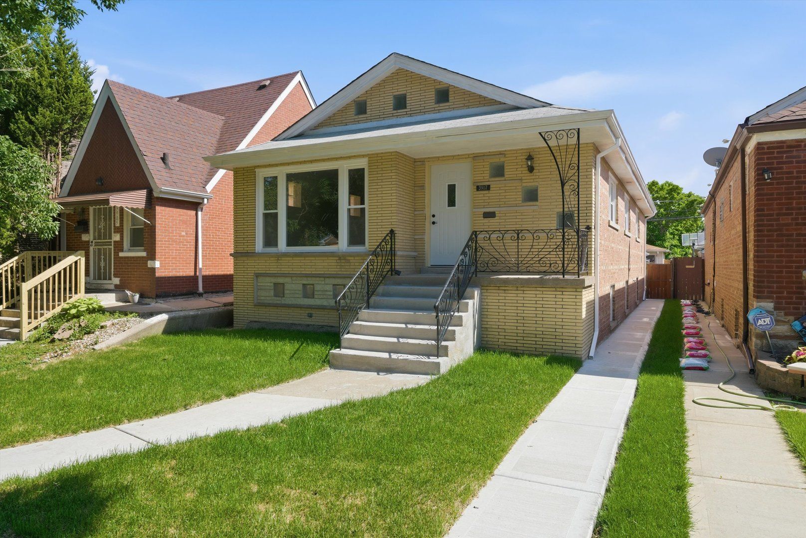 3907 W Marquette Road — Chicago, IL 60629