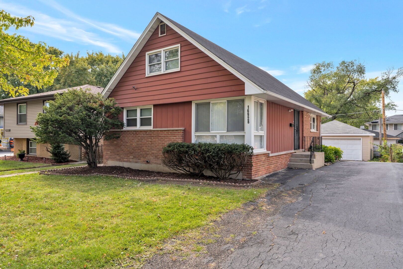 16928 Old Elm Drive — Country Club Hills, IL 60478