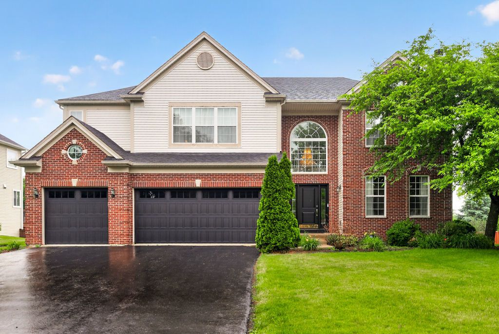 2560 Mc Duffee Circle — North Aurora, IL 60542