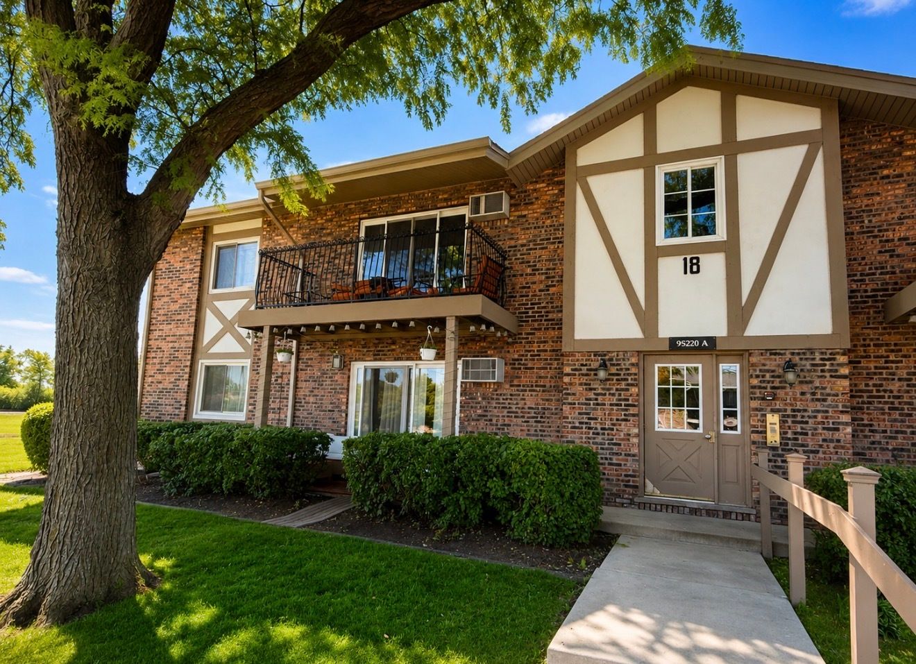 9S220 S Frontage Road #101 — Willowbrook, IL 60527