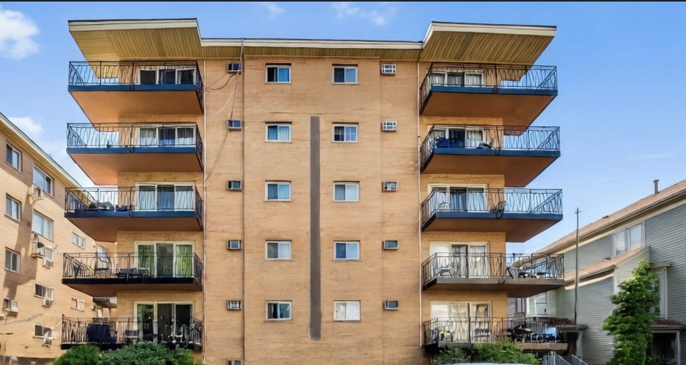 7432 W Washington Street #604 — Forest Park, IL 60130