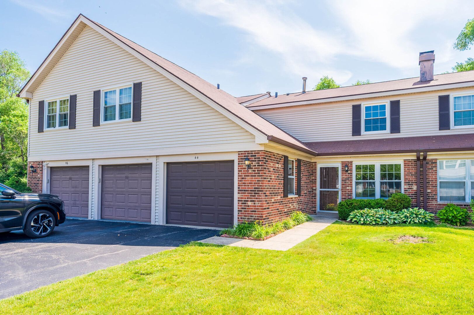 44 Willow Circle — Cary, IL 60013