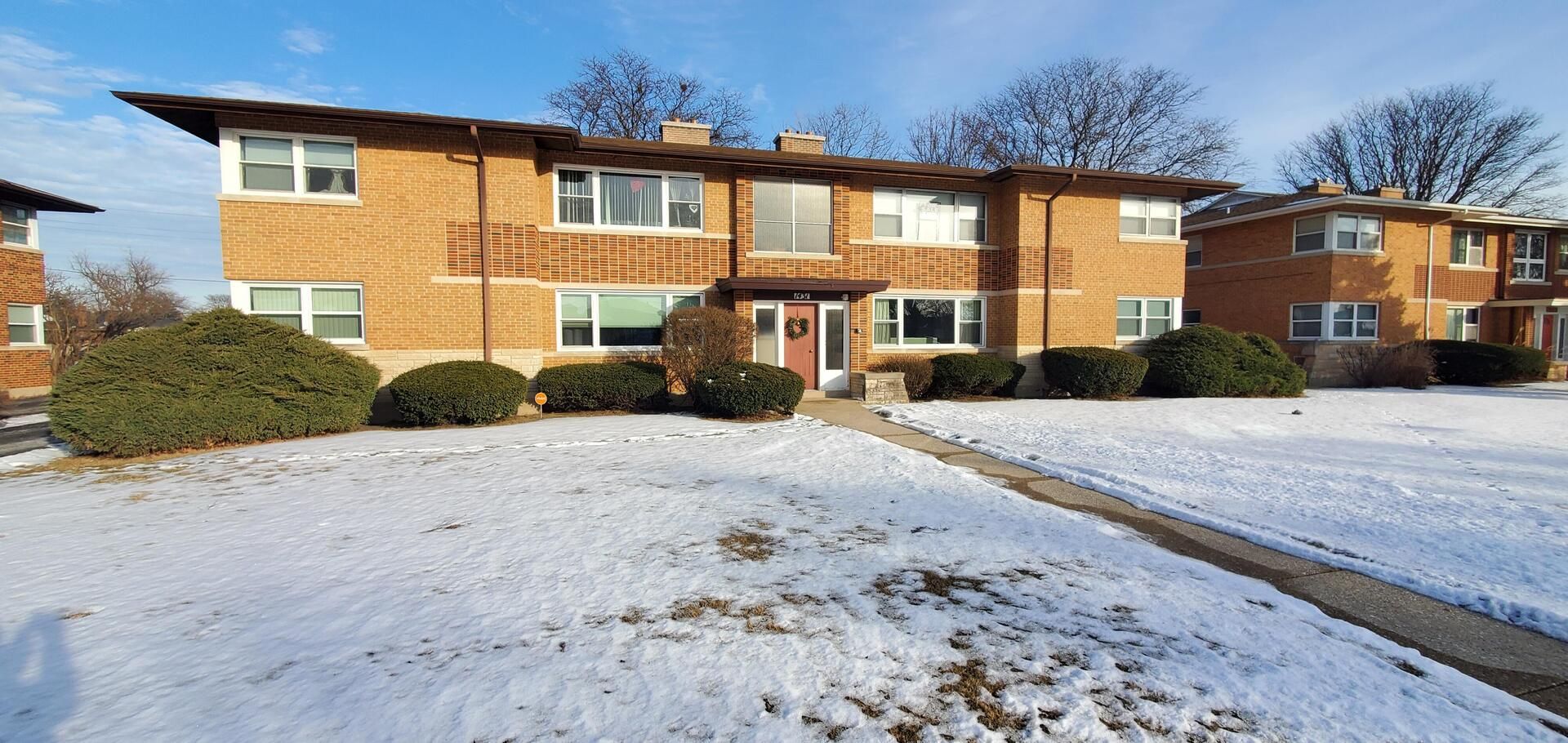 1431 Balmoral Avenue #2S — Westchester, IL 60154