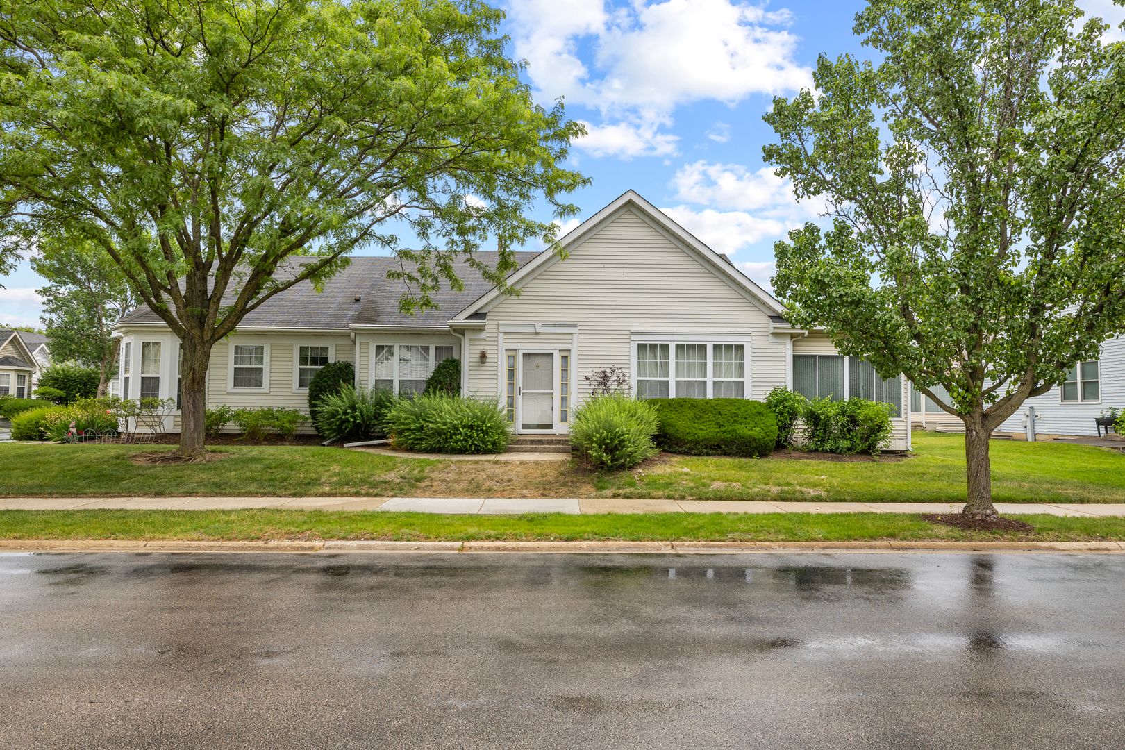 13761 S Redbud Drive — Plainfield, IL 60544