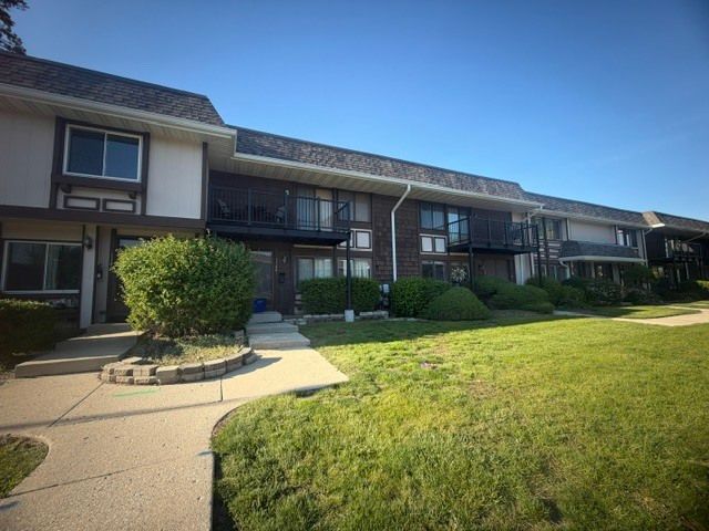 1140 Court G — Hanover Park, IL 60133