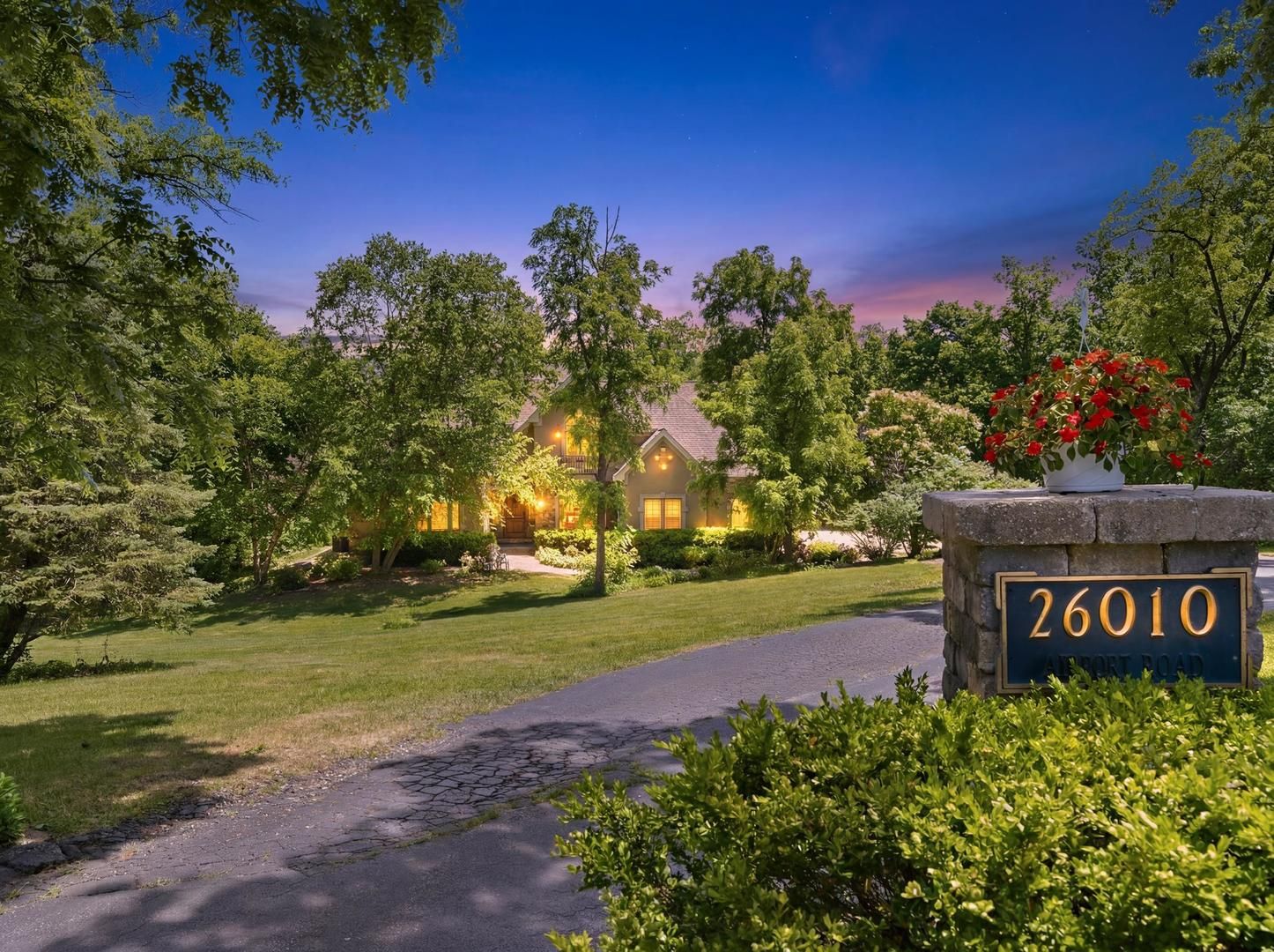 26010 W Airport Road — Minooka, IL 60447
