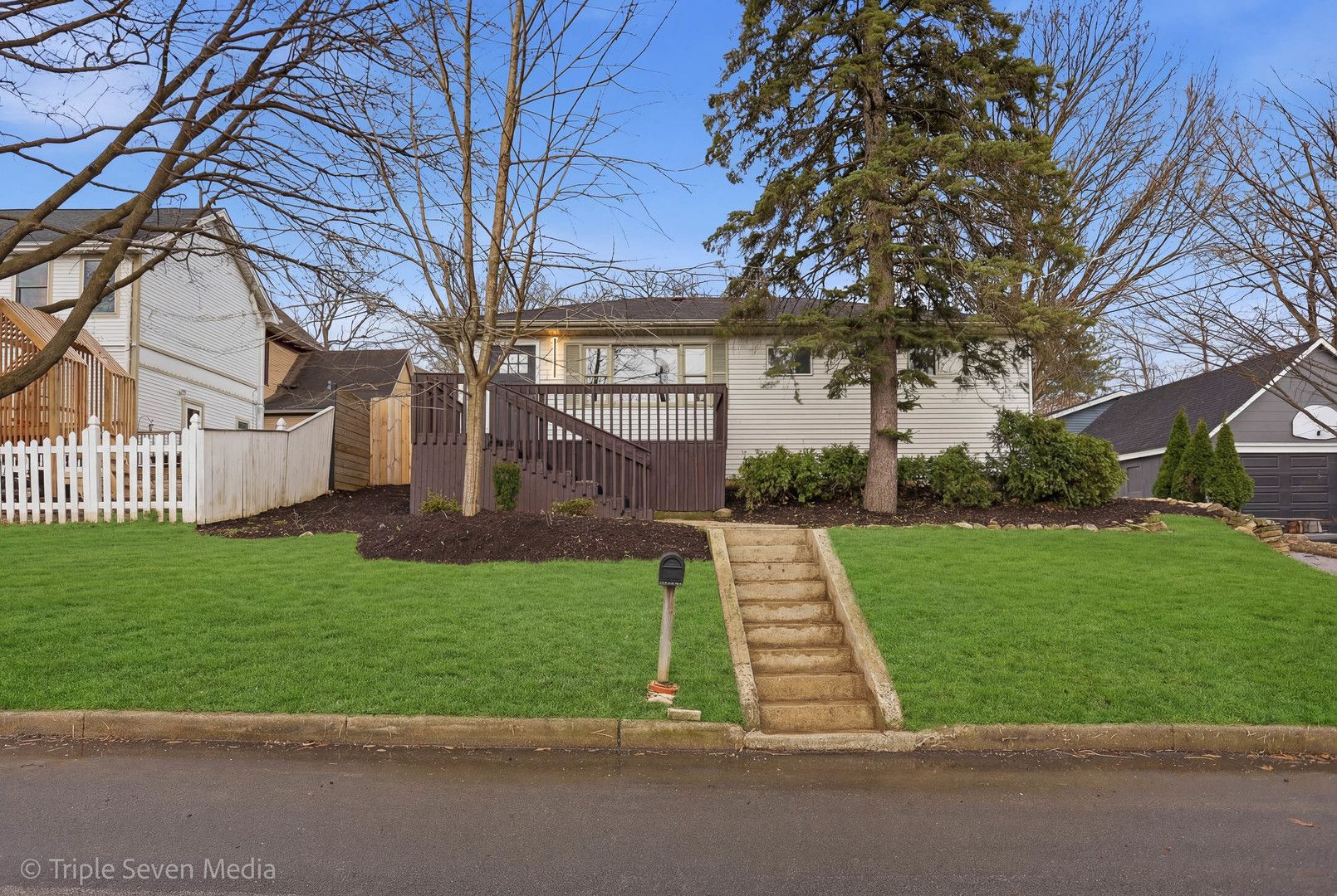 104 E Division Street — Lemont, IL 60439