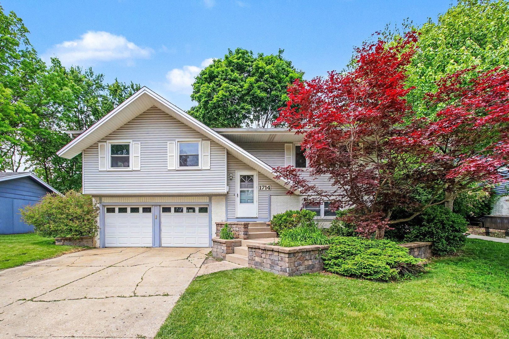 1714 Kingston Lane — Schaumburg, IL 60193