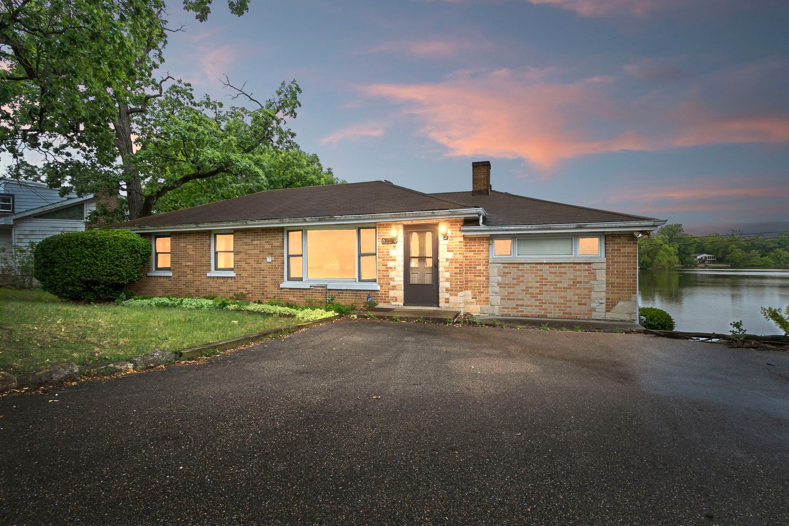 3815 Midway Drive — Island Lake, IL 60042