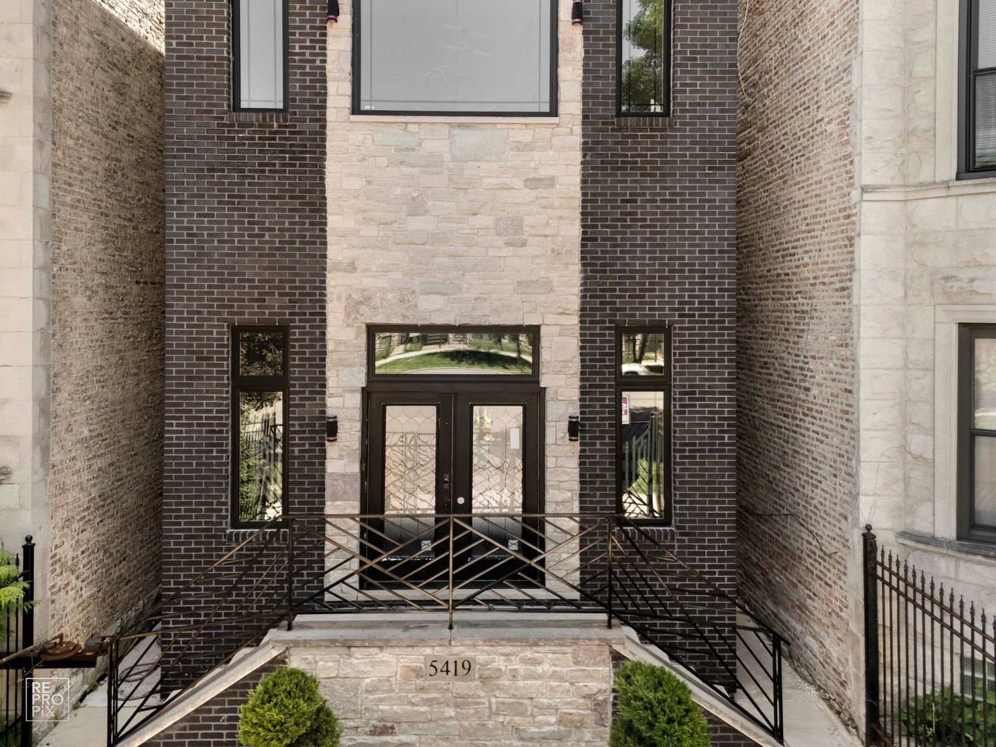 5419 S Michigan Avenue — Chicago, IL 60615