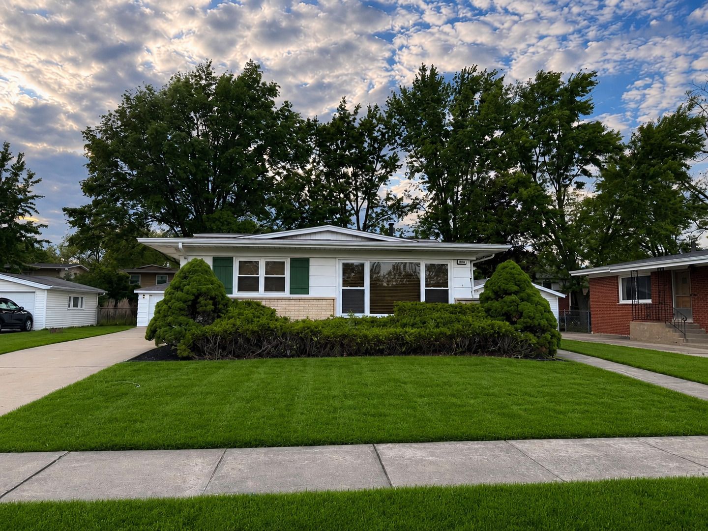 244 N Park Drive — Glenwood, IL 60425