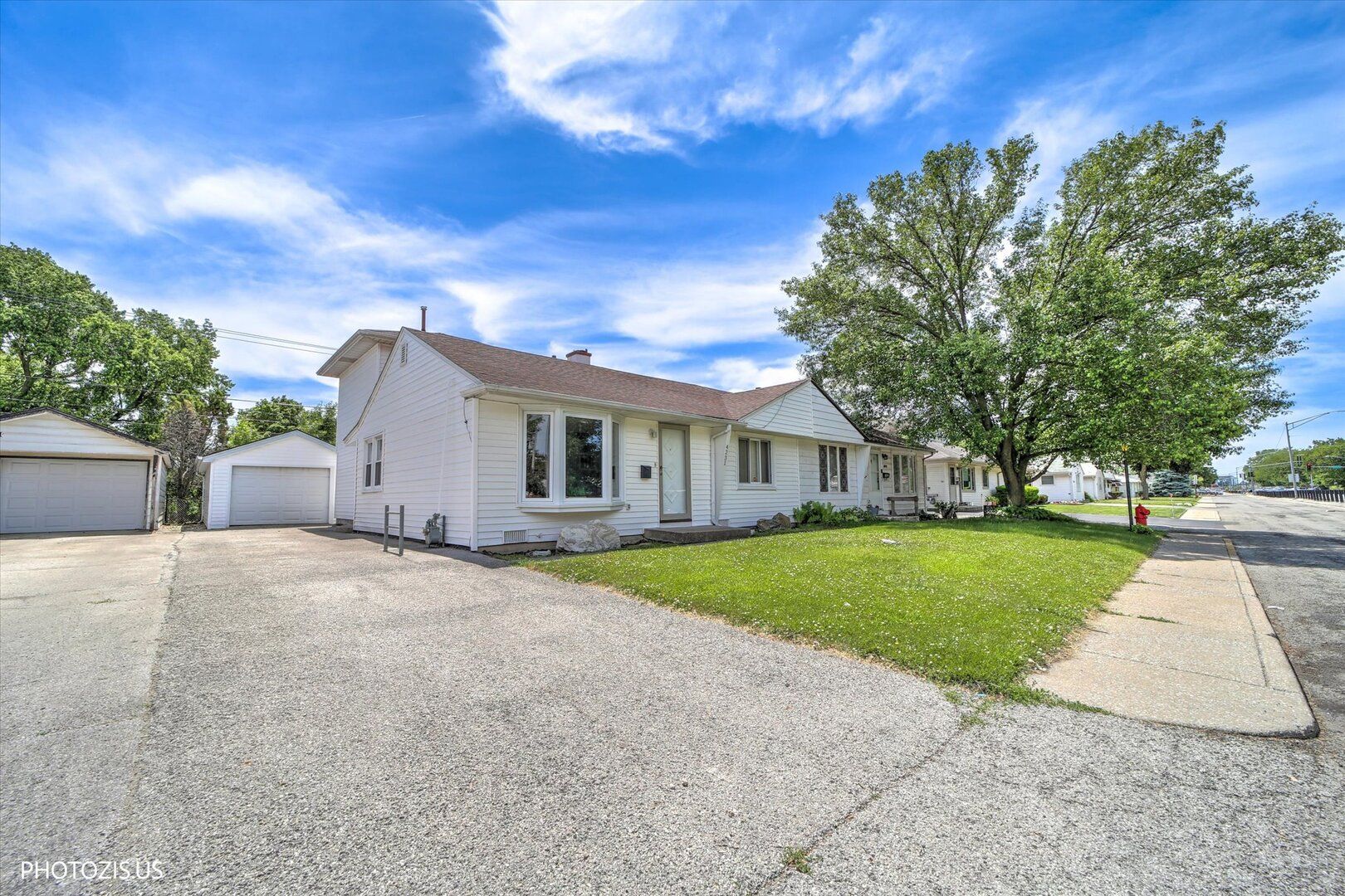 4231 SOUTHWEST Highway — Hometown, IL 60456