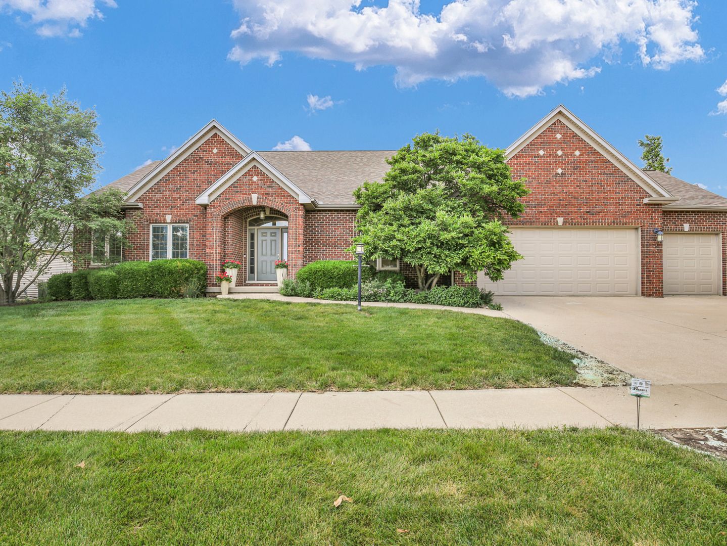 3304 Sandhill Lane — Champaign, IL 61822