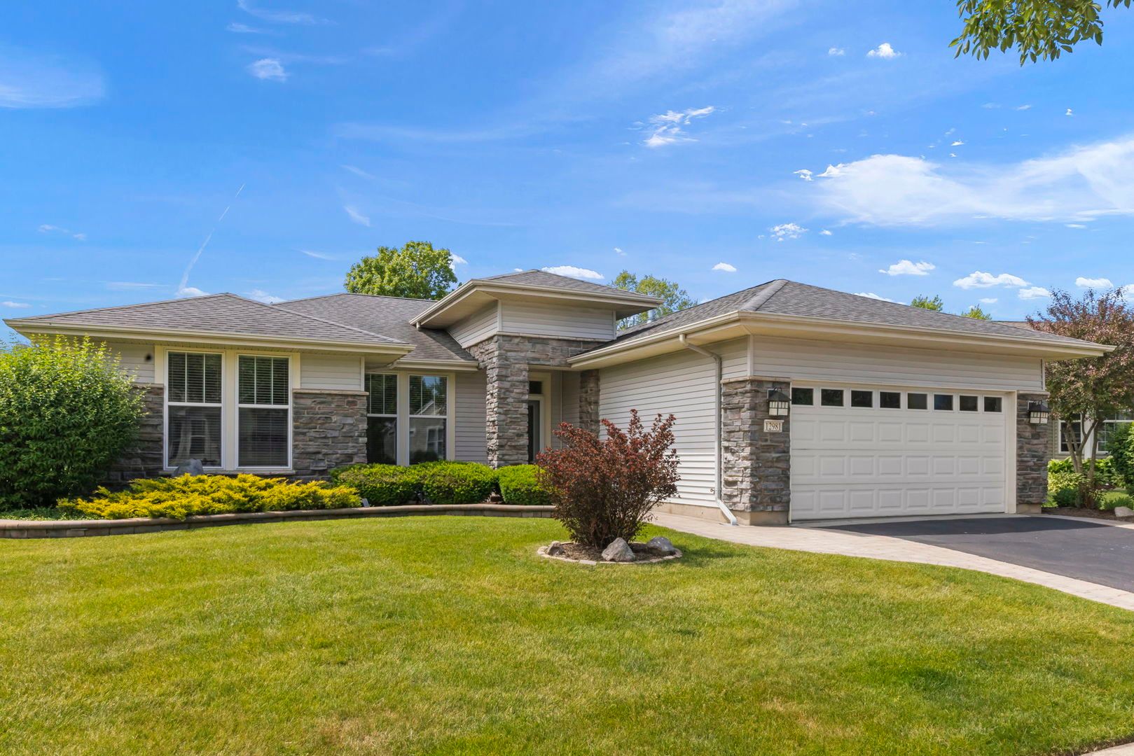 12981 Bull Ridge Drive — Huntley, IL 60142