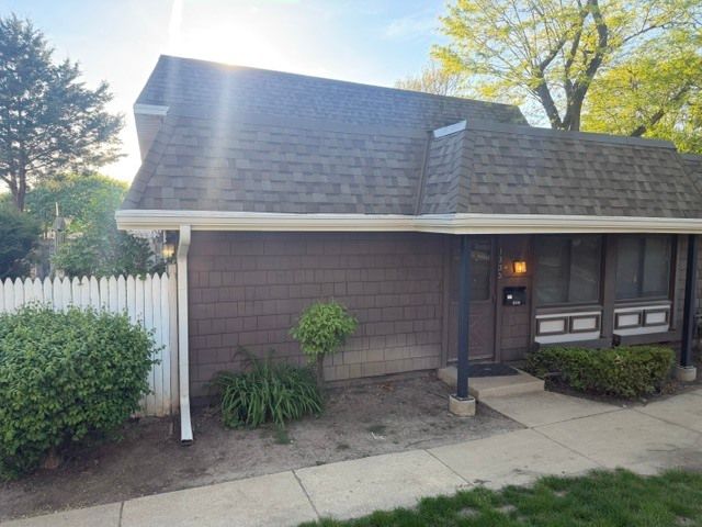 1333 Court Leona — Hanover Park, IL 60133